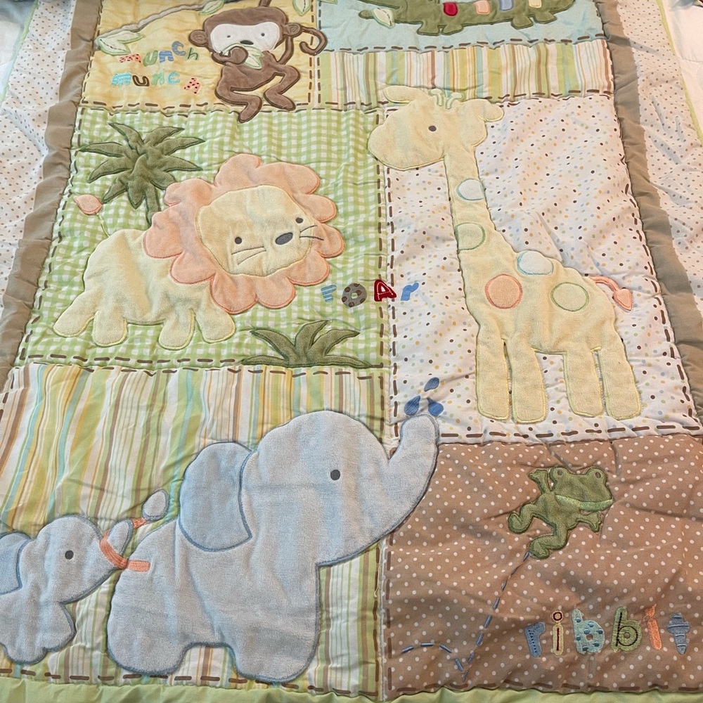 Crib set - Picture 2 of 5